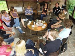 In kleinen Gruppen diskutierten die Teilnehmer mit den Kandidaten (hier mit Maren Kaminski, oben rechts im Bild)