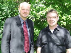 Superintendent Dirk Jäger (l.) und Kirchenkreisjugendwart Henning Jorns