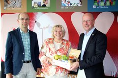 Björn Bertram, Geschäftsführer, Cornelia Rundt, Sozialministerin und Jens Risse, Vorstandssprecher Landesjugendring Niedersachsen