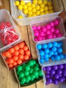 Bunte Bälle im Büro von J&K, http://www.joeran.de