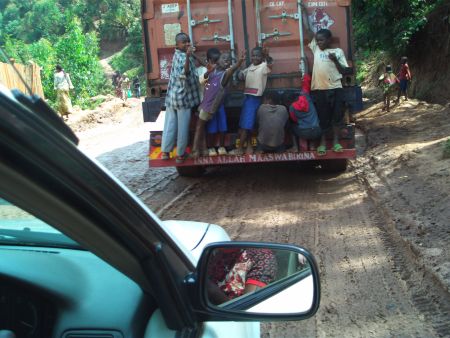 Straßenszene in der Nähe von Bukavu