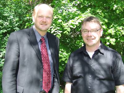 Superintendent Dirk Jäger (l.) und Kirchenkreisjugendwart Henning Jorns